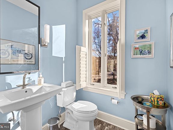 4th image of 3988 Georgetown Ct NW