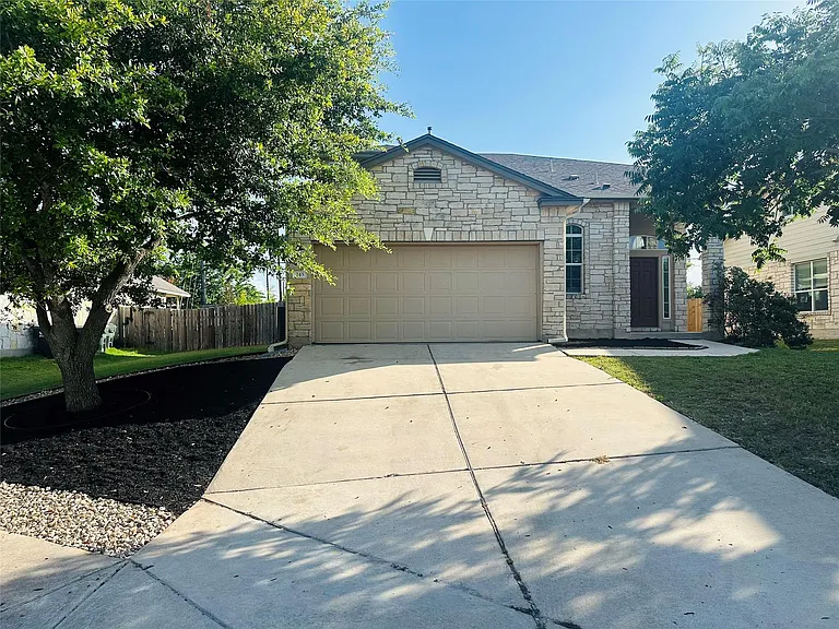 245 Verano Dr — Photo 2