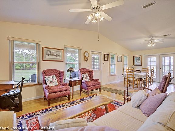 4th image of 212 Park Land Dr