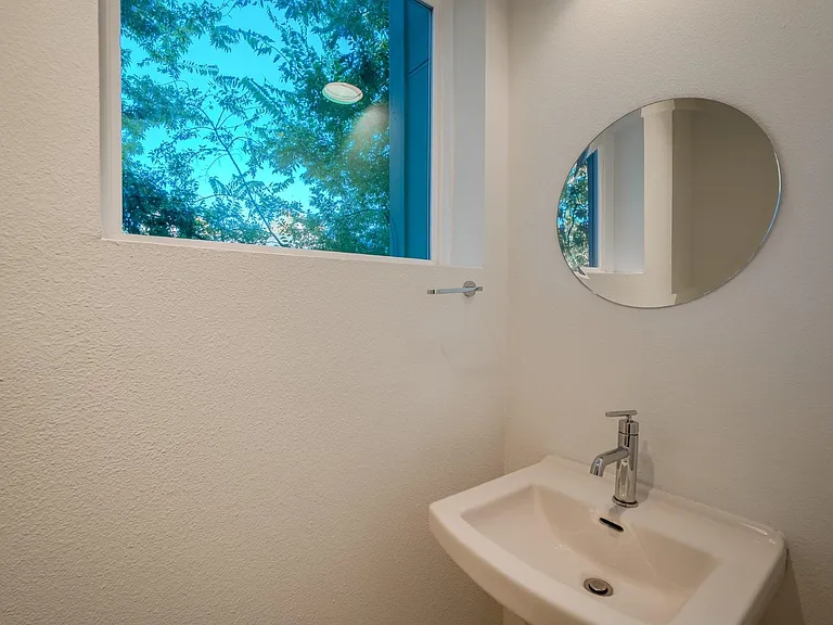 4911 Belmont Ave #13 — Photo 33