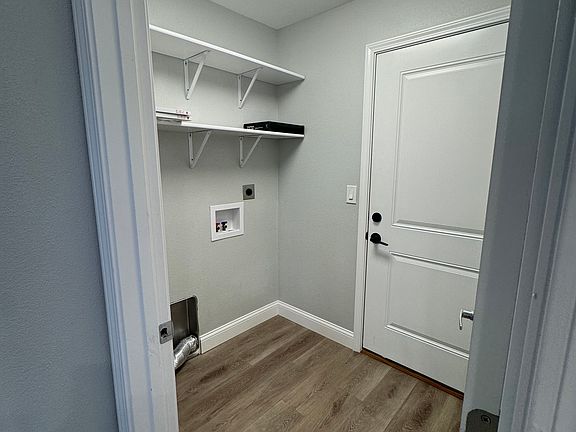 4th image of 102 W Laurel St #102