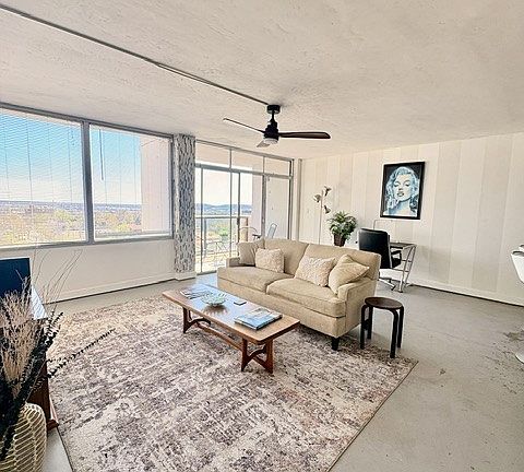2nd image of 450 W 7th St APT 1405