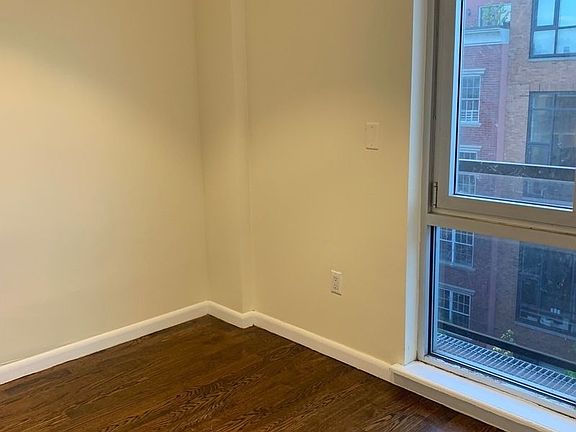 3rd image of 299 McGuinness Blvd #4L