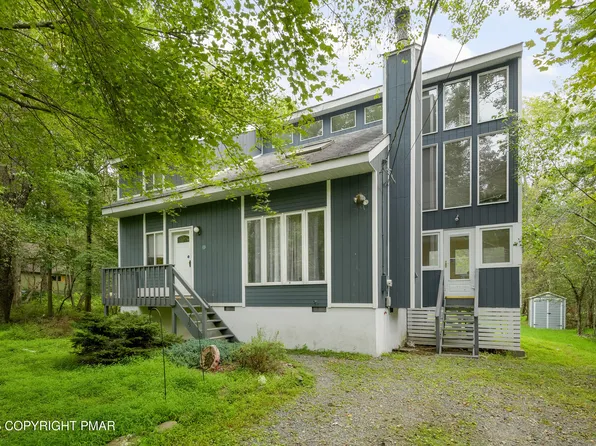 126 Shawnee Dr, Pocono Lake, PA 18347