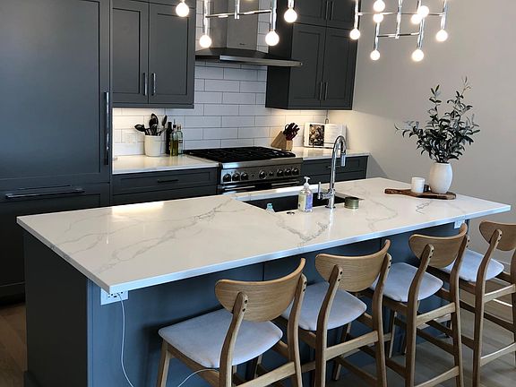 2nd image of 3154 N Southport Ave #303
