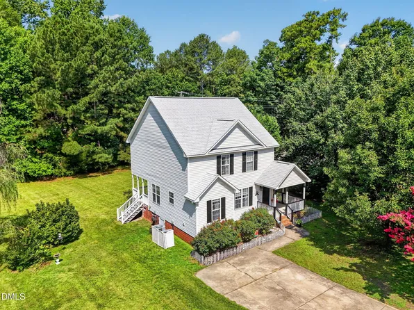 100 Trailwood Dr, Clayton, NC 27520