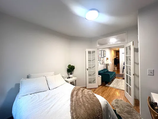 Rented by KNOCKKNOCK LLC | media 2