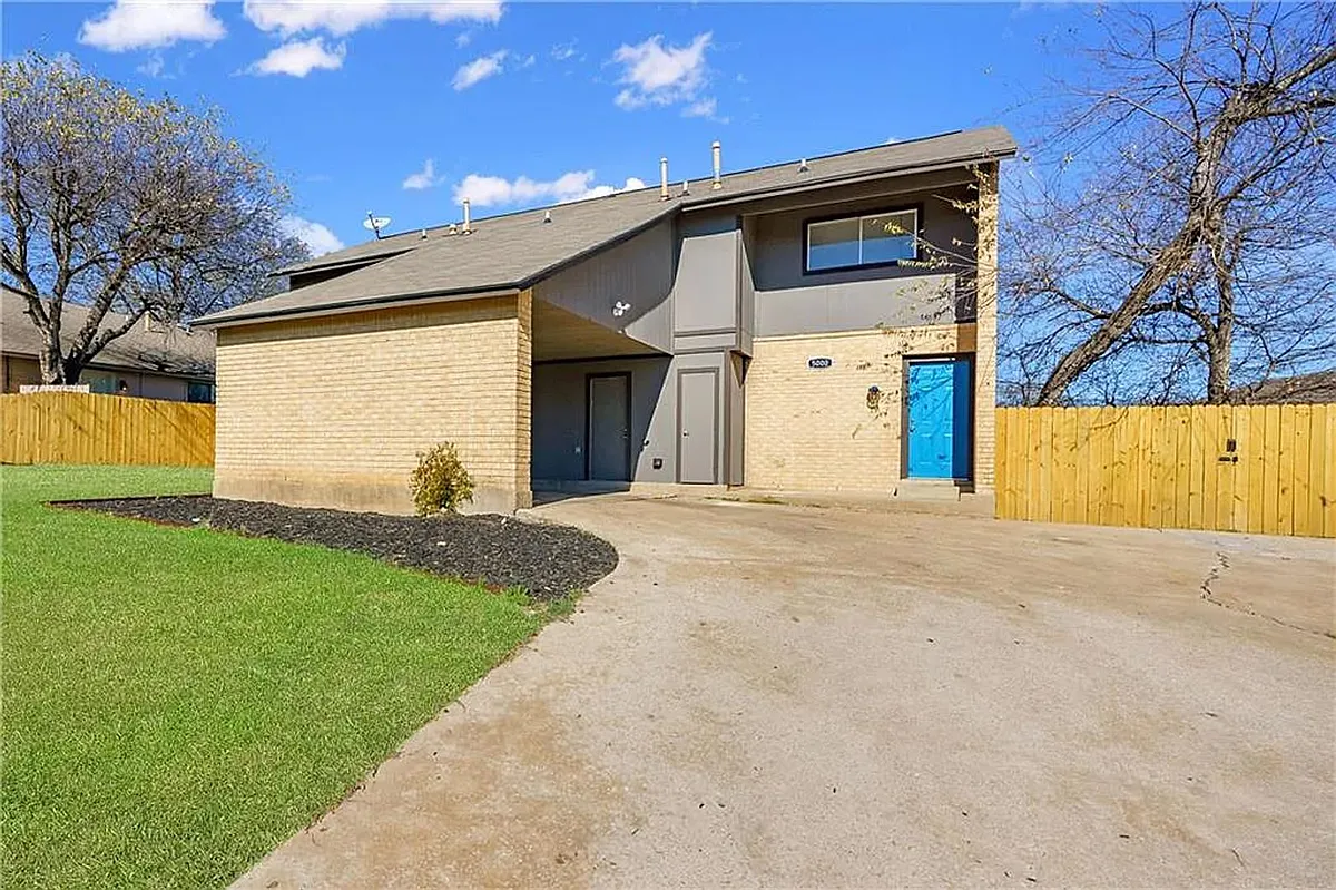 Building Photo - 5000 Teri Rd #B