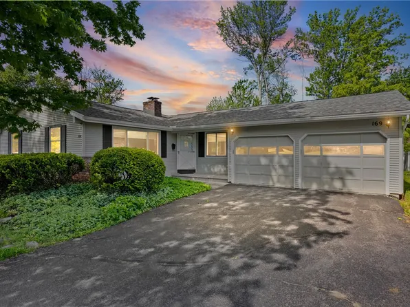 169 Black Walnut Dr, Rochester, NY 14615