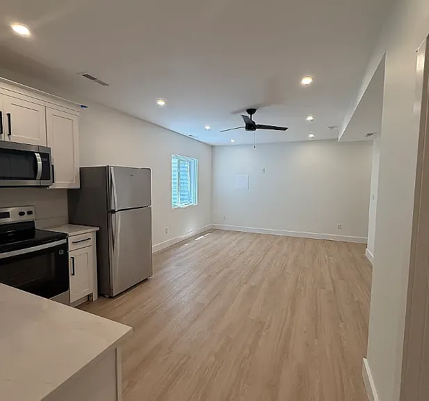 1651 Spann Ave #B — Photo 9