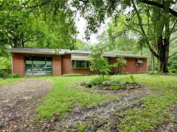 3686 Edison St NW, Uniontown, OH 44685