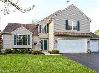 364 Shipland Dr, Crystal Lake, IL 60012