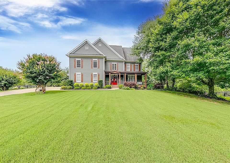 1st image of 141 Red Gate Lakes Dr