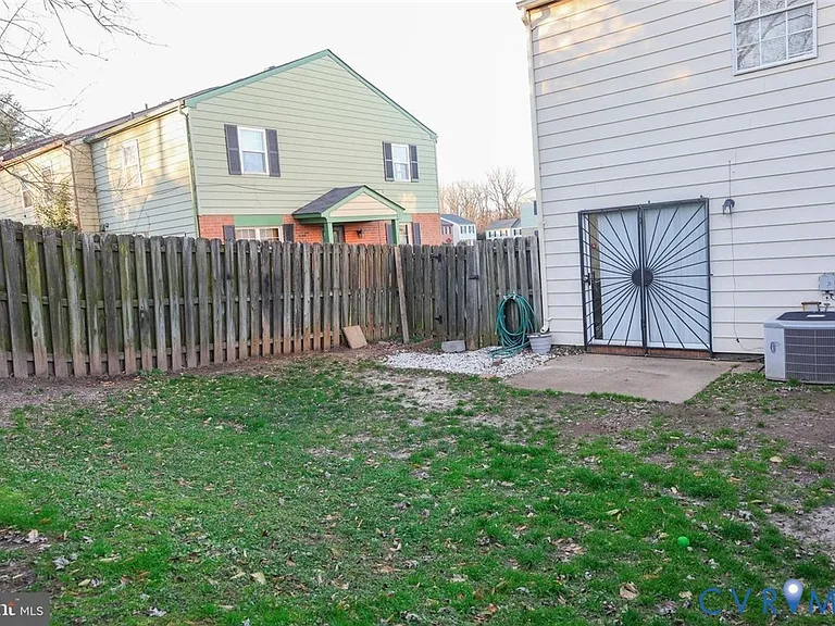 3221 Hunters Mill Dr — Photo 19