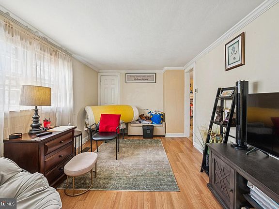5th image of 138 Morgan Ave