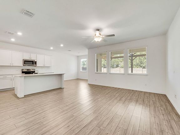 3rd image of 728 Alden Dr
