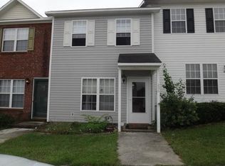 206 Meadowbrook Ln, Jacksonville, NC 28546