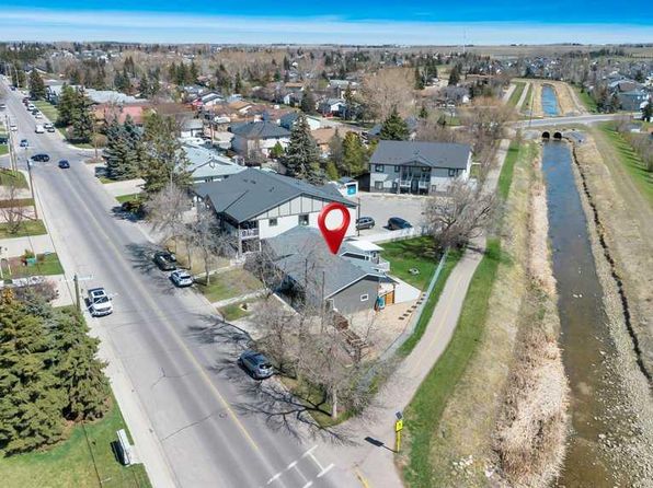 1 W Centre St, Strathmore, AB T1P 1C2