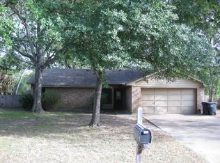 2804 Wilderness Dr S, College Station, TX 77845