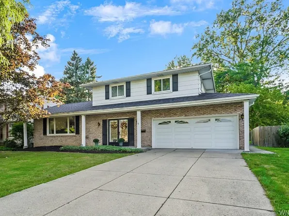 12 Westcliffe Dr, Amherst, NY 14228