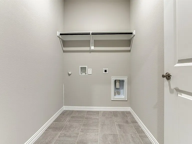 612 McKenna Dr — Photo 11