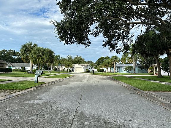 5th image of 2490 6th St