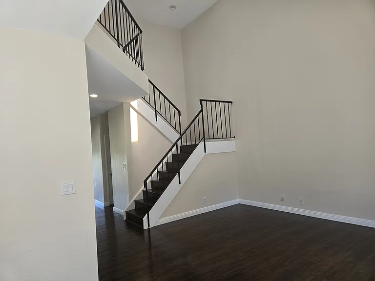 37036 Saint Edwards St — Photo 9