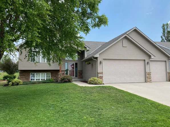 216 Art St NW, New Prague, MN 56071