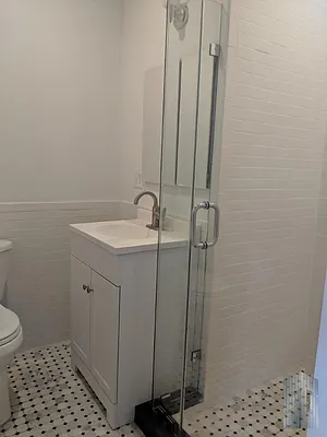 Rented by Skyline Group Real Estate | media 26
