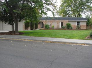 2174 Hillcrest Dr, Twin Falls, ID 83301