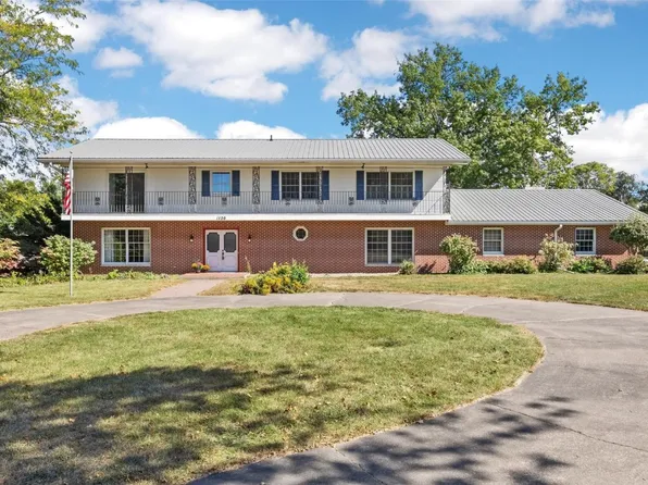 1120 Cedar St, Tipton, IA 52772