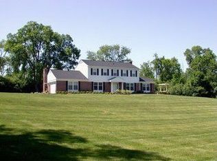 21652 N Crown Rd, Barrington, IL 60010