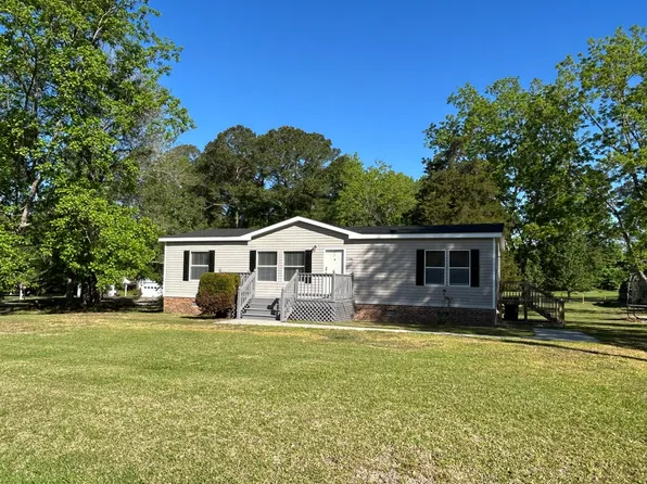 1386 Cherrytree Rd NE, Winnabow, NC 28479