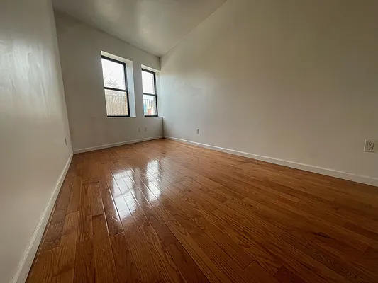 Rented by Bedford Brownstone Realty | media 16