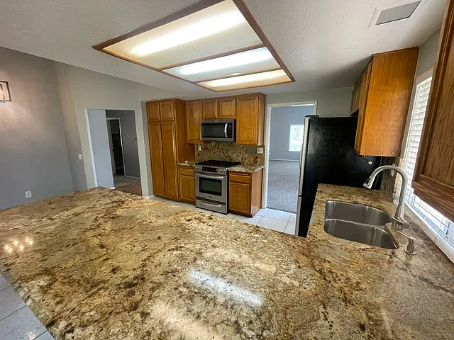 3393 Royal Ridge Rd — Photo 8