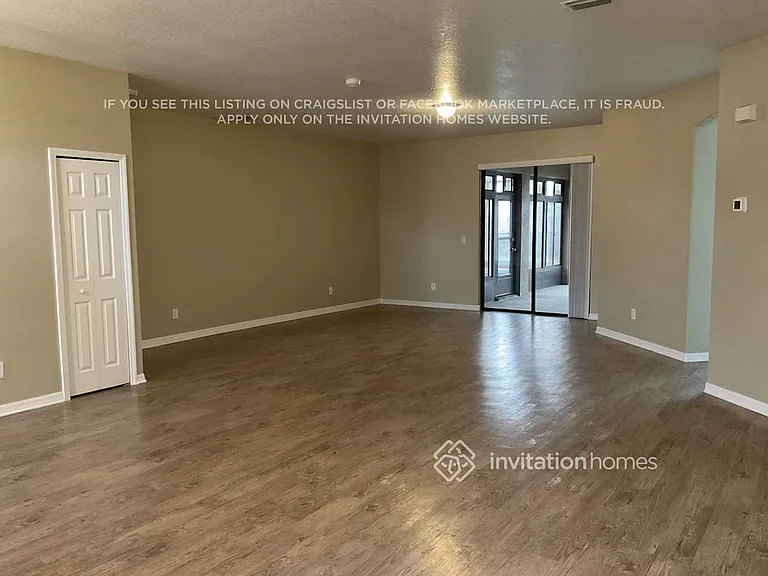 412 Commodore Ave NW — Photo 3