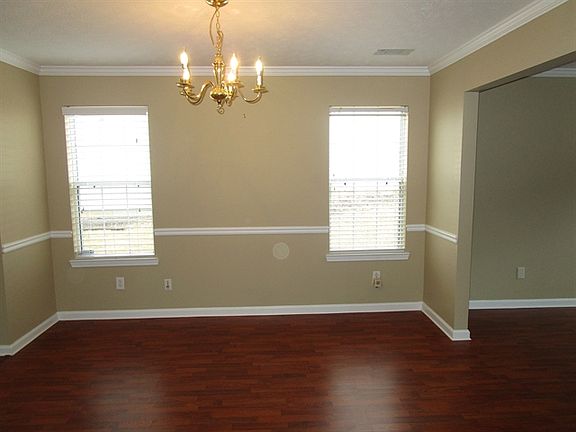 2nd image of 2509 Pierce Cir