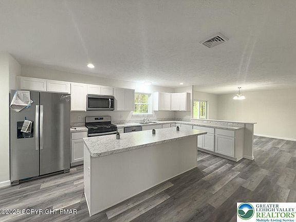 2nd image of 196 Dogwood Ln