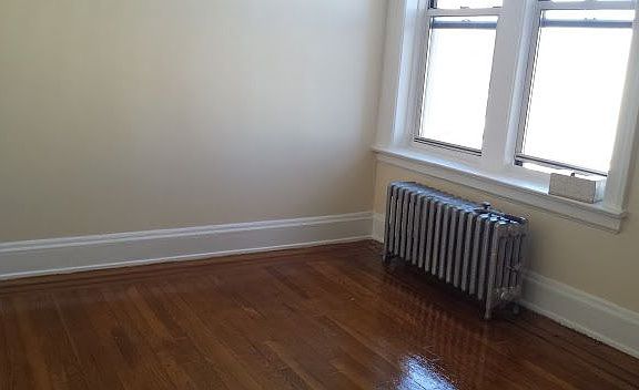 4th image of 2560 33rd St APT 4D