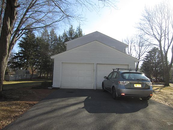 2nd image of 23 Clermont St