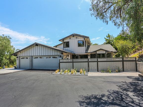 Oversized 3 Car Garage