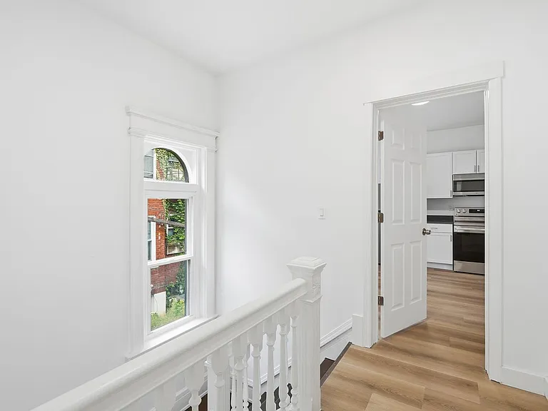 568 Hale Ave — Photo 34