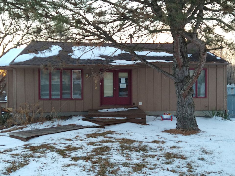 1st image of 1512 S McCoy St
