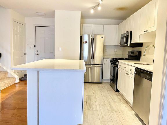 5th image of 11350 Aristotle Dr #7-401