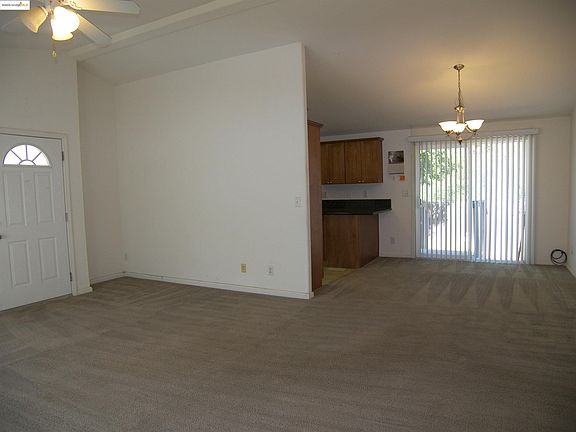 5th image of 22877 E Parkwood Dr