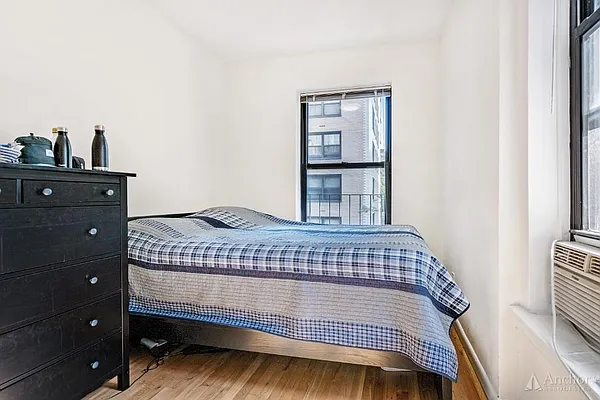 Rented by Anchor Associates | media 17