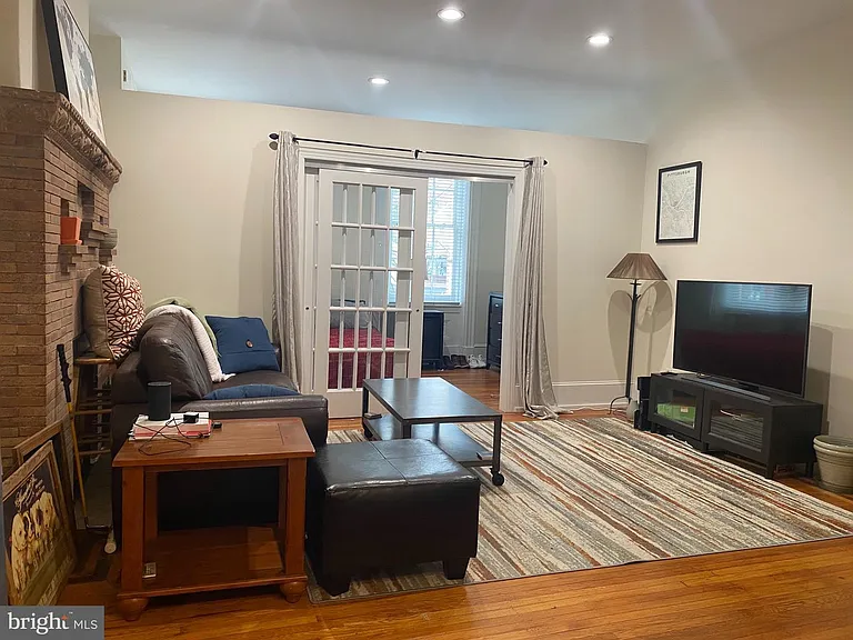 309 S 12th St #2F — Photo 2