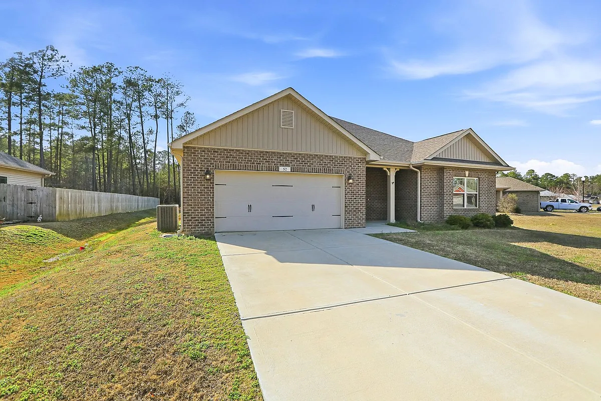 Building Photo - 52 Woodwater Cir