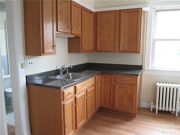 2nd image of 261 Glen Cove Ave APT 1