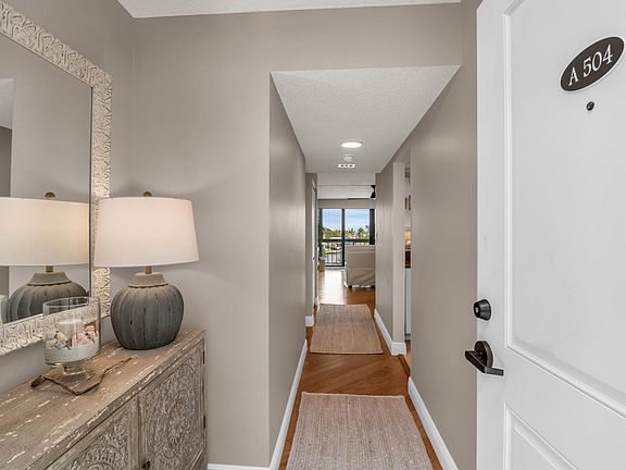 3rd image of 591 Seaview Ct APT 504